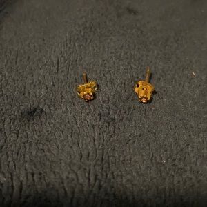 Gold earrings with pink stone